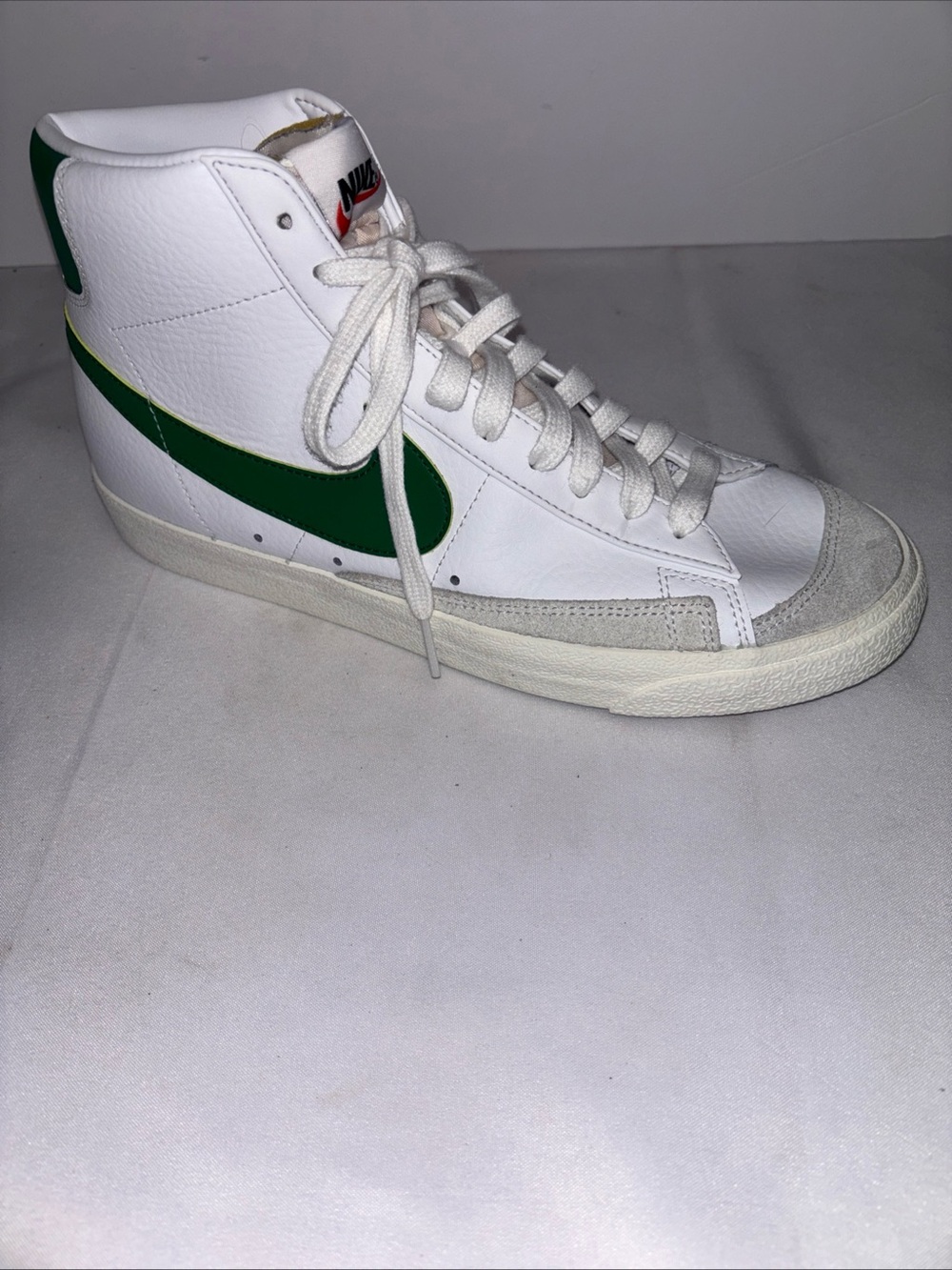 Nike High-Top Sneaker in White with Green Swoosh Size 10.5
